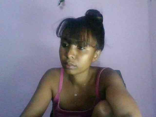 KeziahFayah webcam