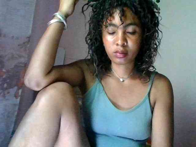 KeziahFayah webcam