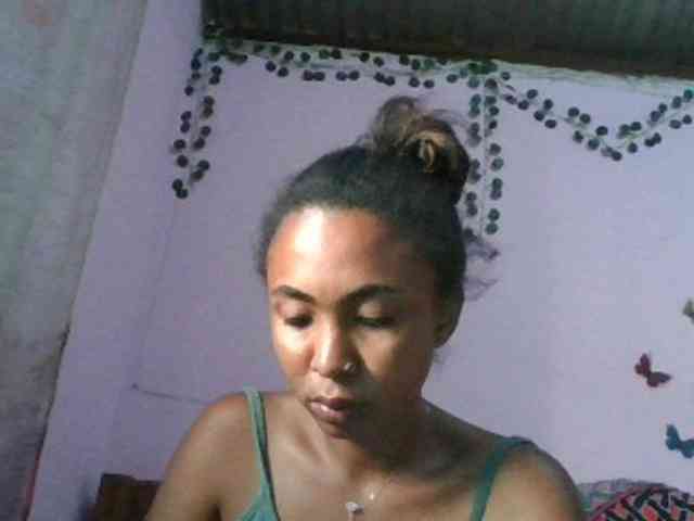 KeziahFayah webcam