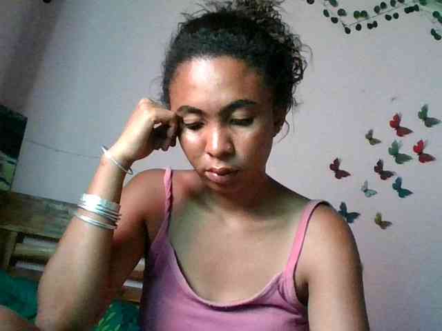 KeziahFayah webcam