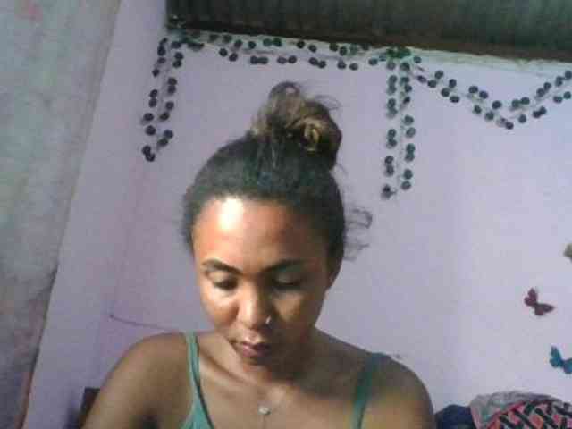 KeziahFayah webcam