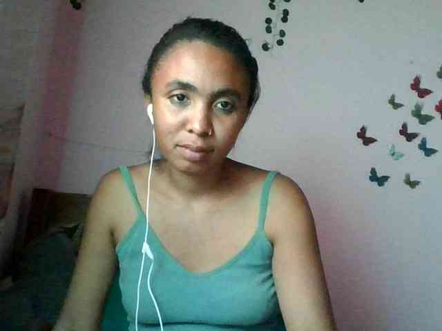 KeziahFayah webcam