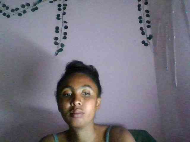 KeziahFayah webcam
