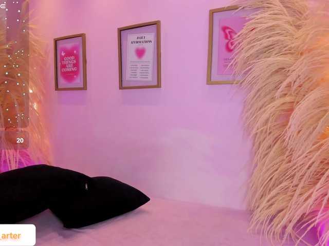 MiiaaCarter — live female cam