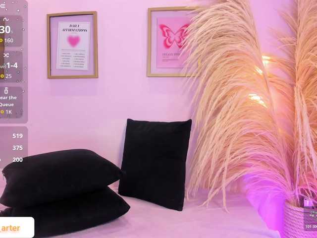 MiiaaCarter live webcam show