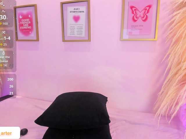 MiiaaCarter live webcam show