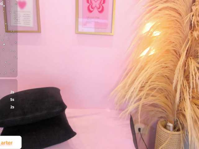 MiiaaCarter live webcam show