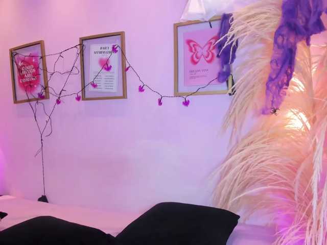 MiiaaCarter live cam on BongaCams