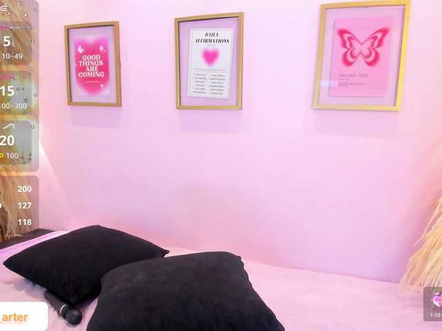 MiiaaCarter live webcam show