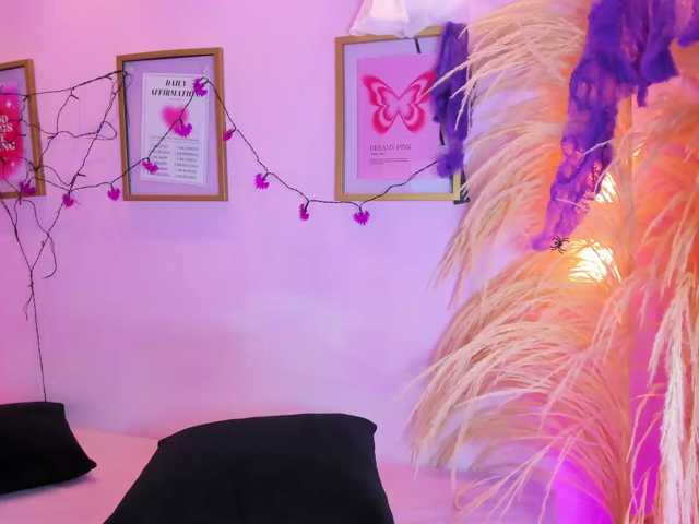 MiiaaCarter live cam on BongaCams