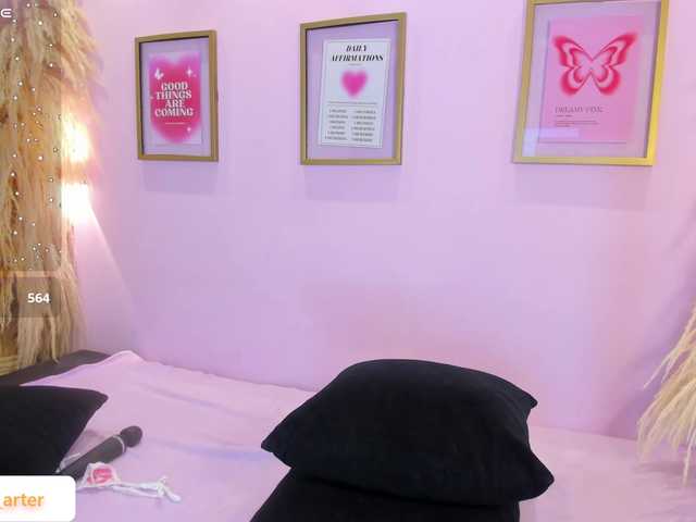 MiiaaCarter live webcam show