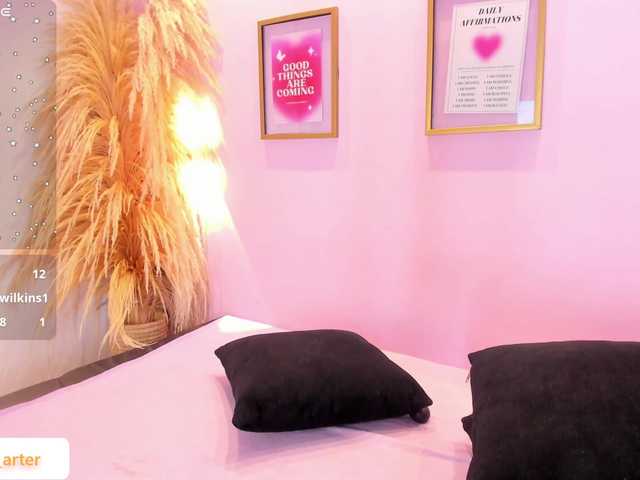 MiiaaCarter live webcam show