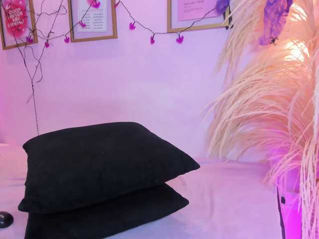 MiiaaCarter live cam on BongaCams
