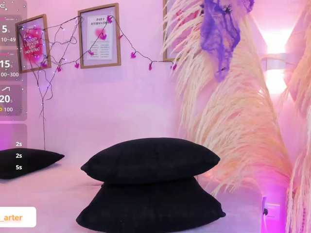 MiiaaCarter, en directo ahora en BongaCams