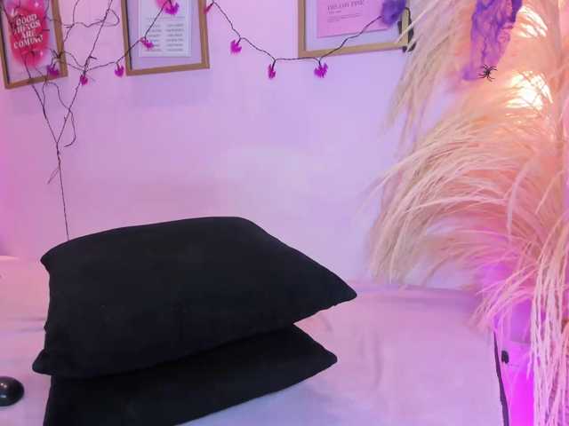 MiiaaCarter live cam on BongaCams