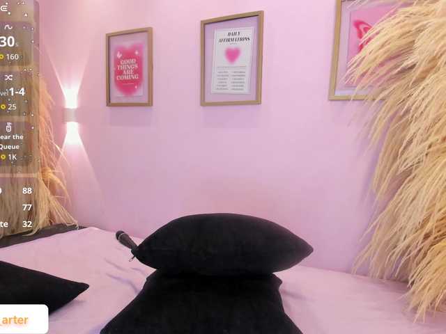 MiiaaCarter live webcam show