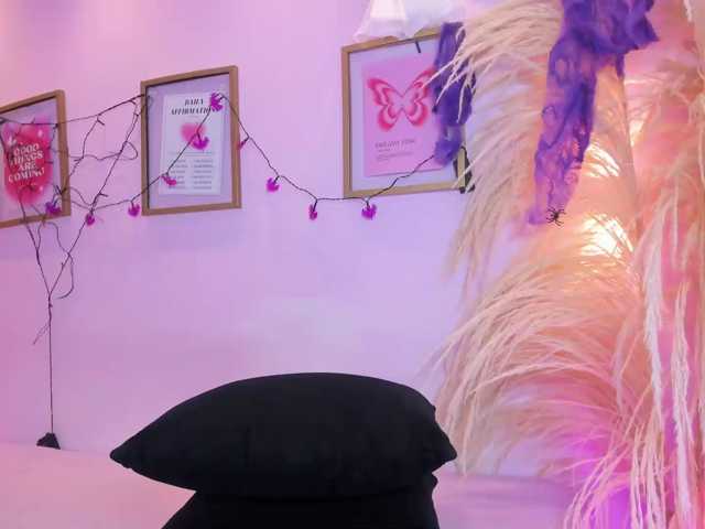 MiiaaCarter live cam on BongaCams