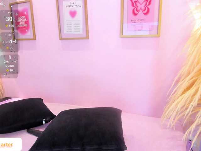 MiiaaCarter live webcam show