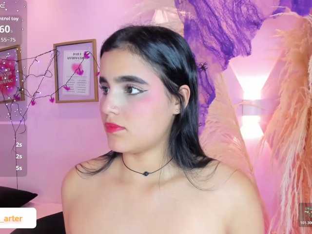 MiiaaCarter, en directo ahora en BongaCams