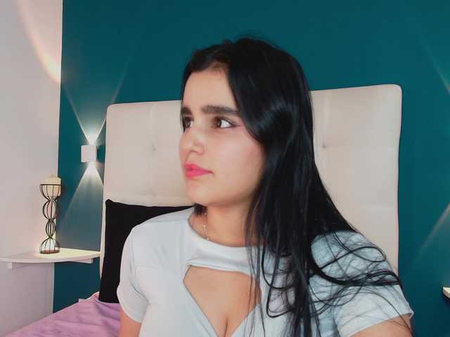 MiiaaCarter's BongaCams show and profile