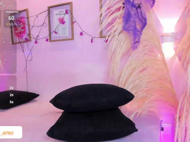 MiiaaCarter, en directo ahora en BongaCams