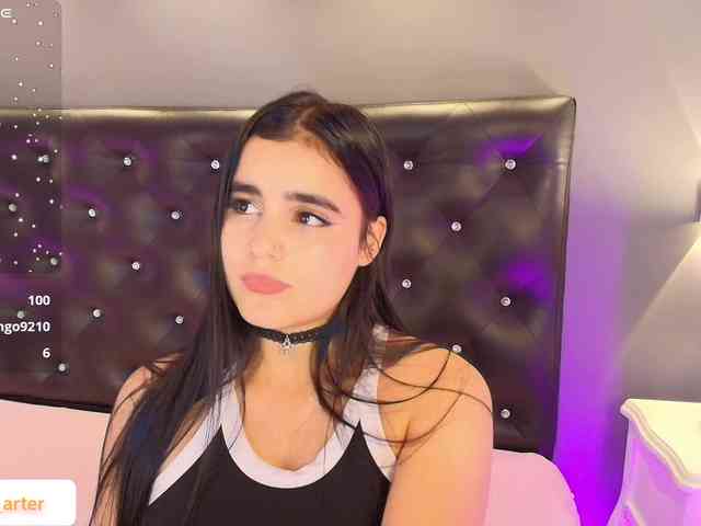 MiiaaCarter webcam