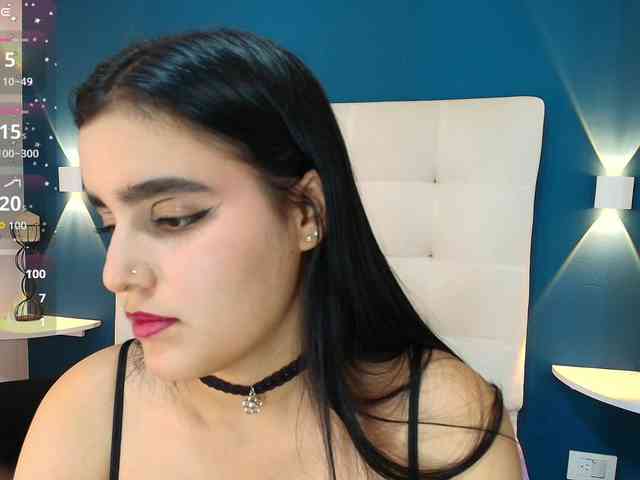 MiiaaCarter webcam