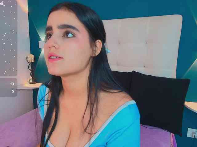 Model: MiiaaCarter