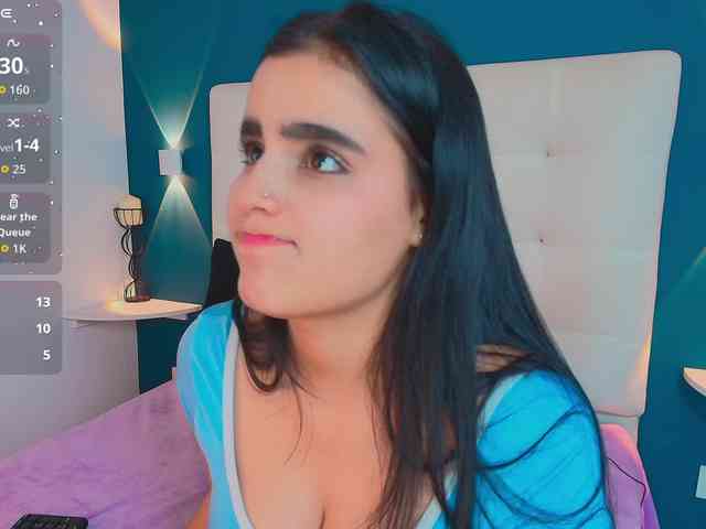 MiiaaCarter webcam