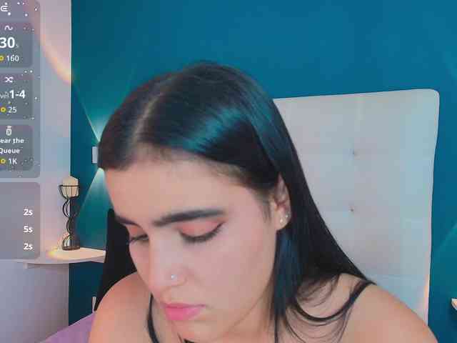 MiiaaCarter webcam