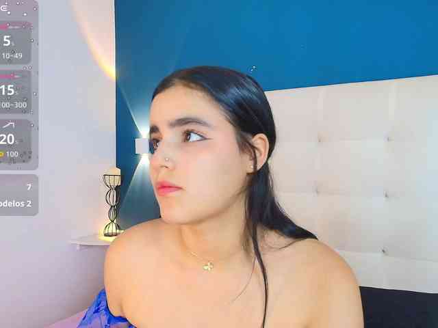MiiaaCarter webcam
