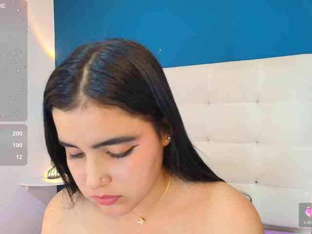 MiiaaCarter webcam