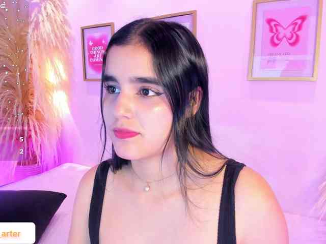 MiiaaCarter webcam