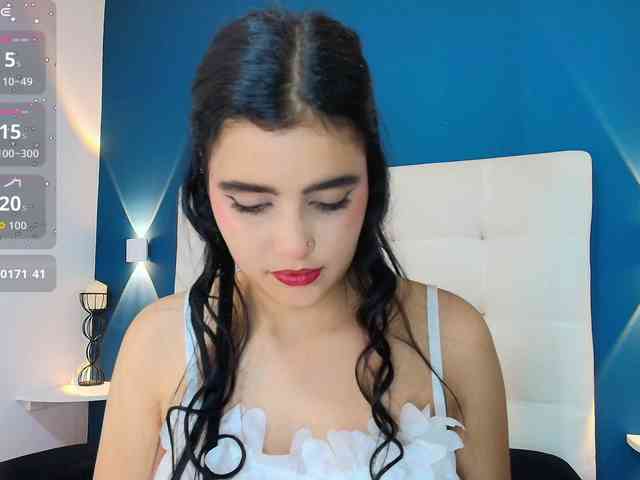 MiiaaCarter webcam