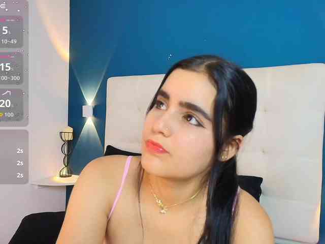 MiiaaCarter webcam