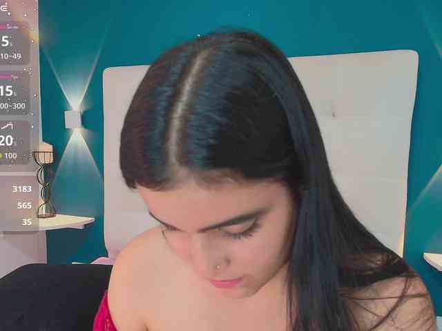 MiiaaCarter webcam