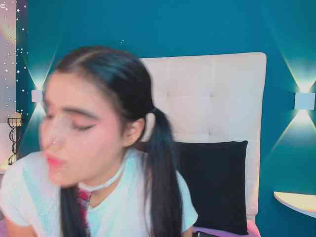 MiiaaCarter