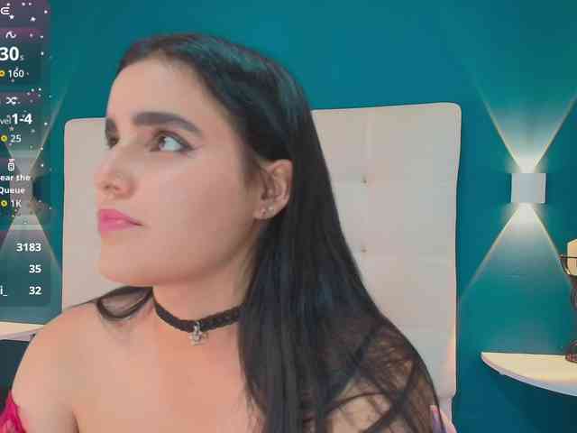 MiiaaCarter webcam