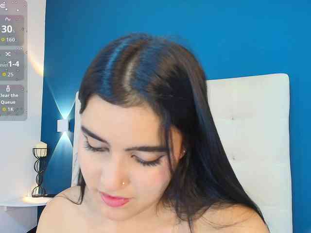 MiiaaCarter webcam
