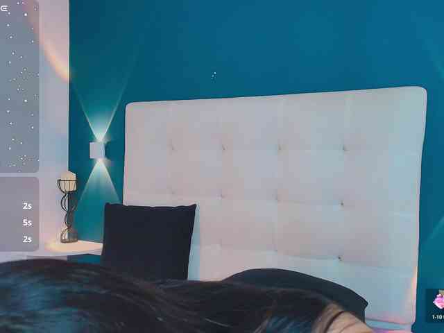 MiiaaCarter webcam
