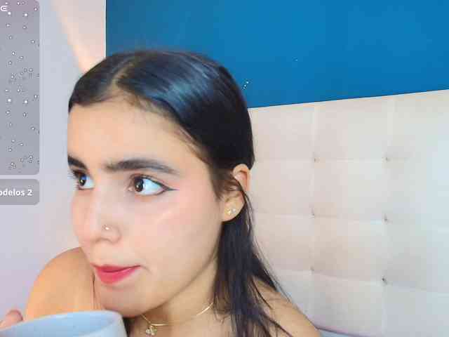 MiiaaCarter webcam