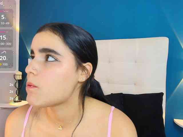 MiiaaCarter webcam