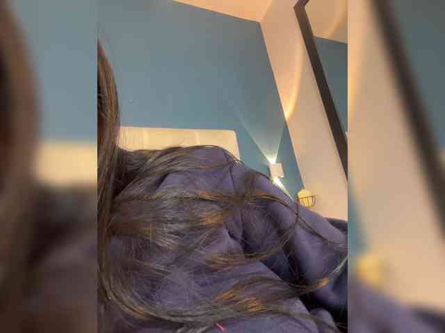 MiiaaCarter webcam
