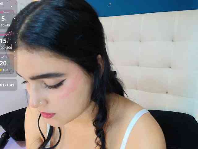 MiiaaCarter webcam