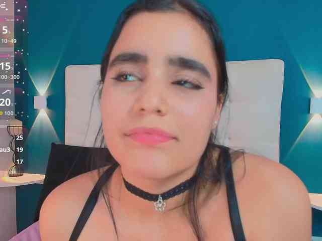 MiiaaCarter webcam