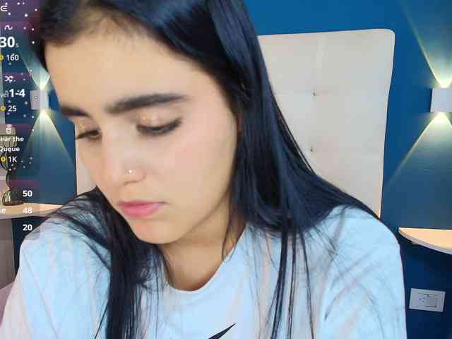 MiiaaCarter webcam