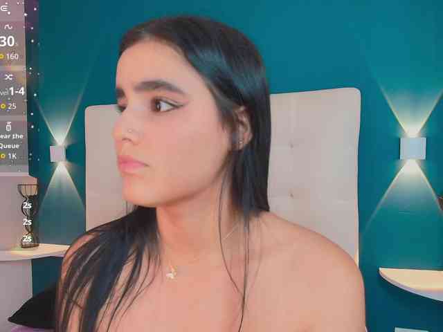 MiiaaCarter webcam