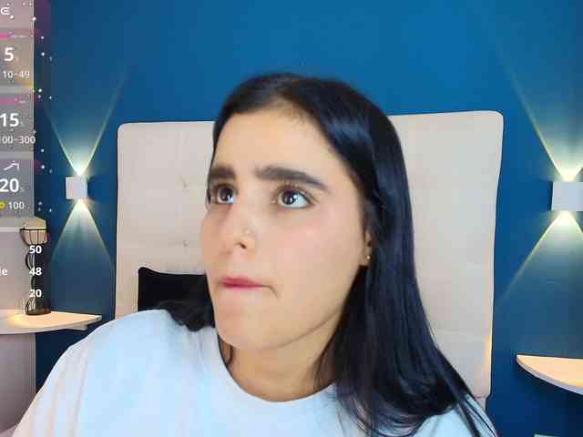 MiiaaCarter webcam
