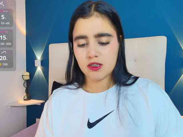 MiiaaCarter webcam