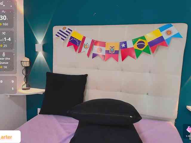 MiiaaCarter webcam